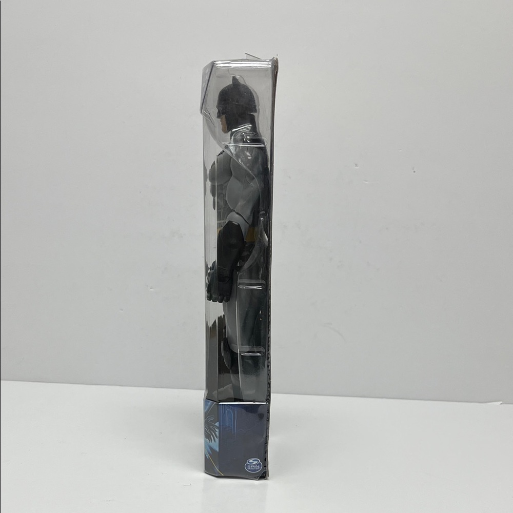 Batman Action Figure - NEW! - Picture 11 of 11